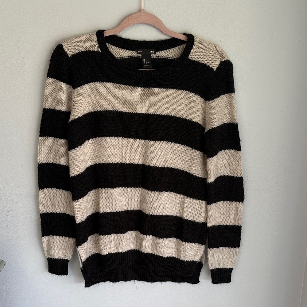 H&M Striped Black and Cream Women's Sweater Size S